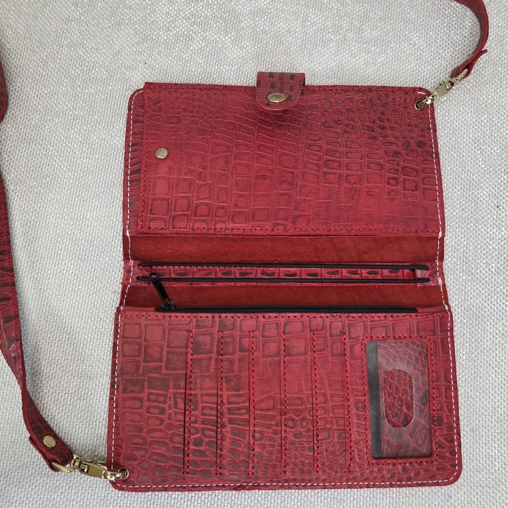 Planner Perfect Red Croc Embossed Leather Traveler’s Notebook Wallet & Crossbody - Picture 5 of 12